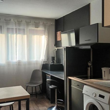 Appartement T1 Proche De Vulcania Pontaumur Extérieur photo